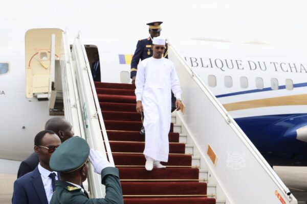 Tchad-UAE : le Président de Transition a quitté N’Djaména ce lundi pour Abu Dabi aux Émirats Arabes unis